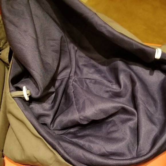 Slowton Pet Carrier - Picture 3 of 3